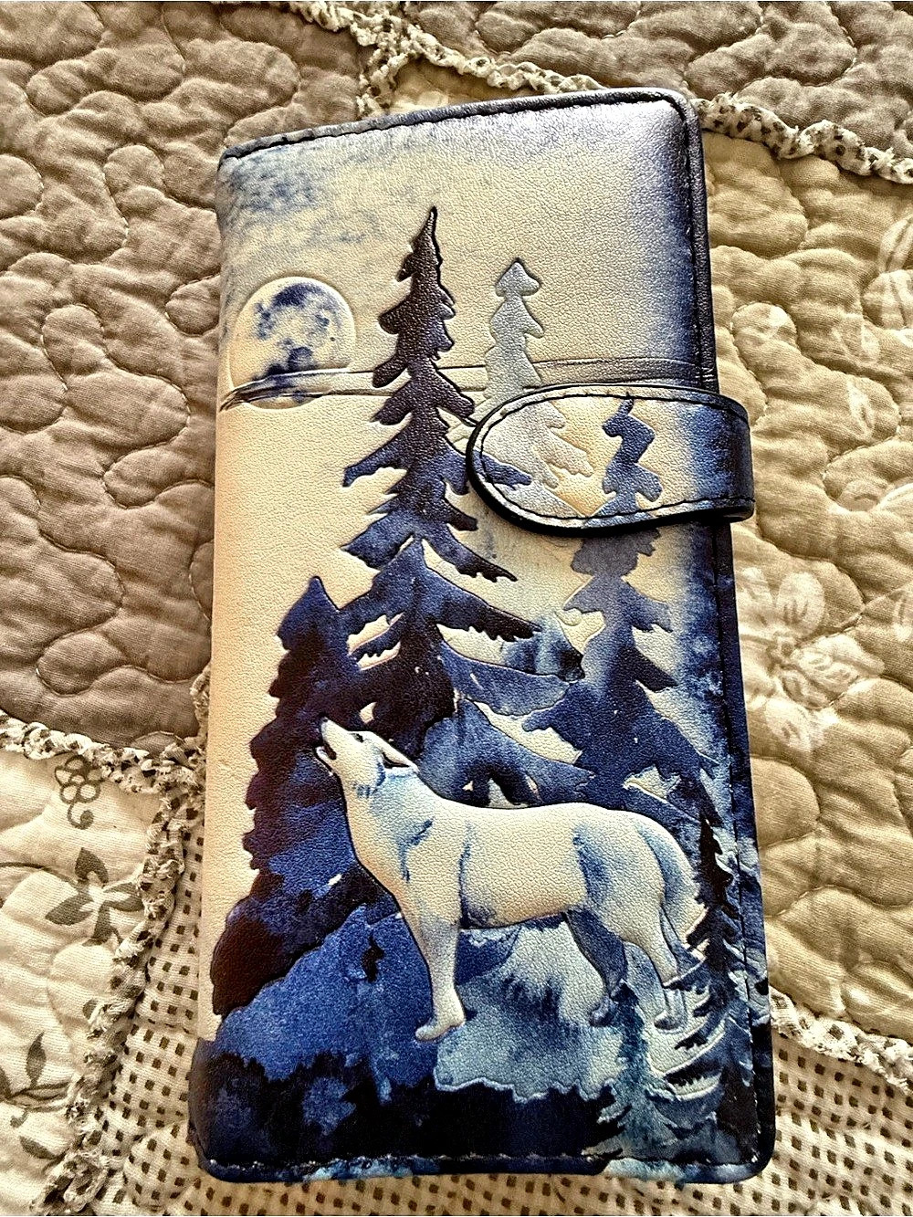 Shagwear Canada Illustrated Wolf Wallet in Blue & White
